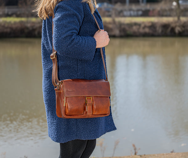 Schultertasche Carlotta