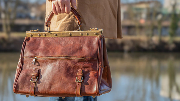 Arzt- und Hebammentaschen