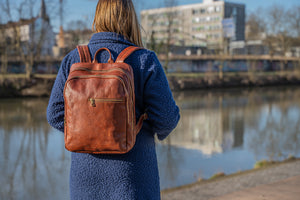 bupell Rucksack mit Laptopfach Dante aus zertifiziertem pflanzlich gegerbten Leder - Handgemacht in Italien